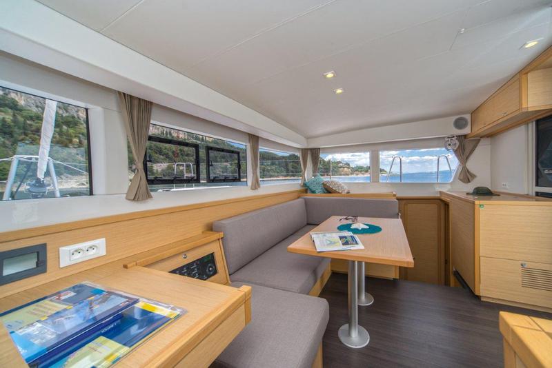 Book yachts online - catamaran - Lagoon 39 - MARIA - rent
