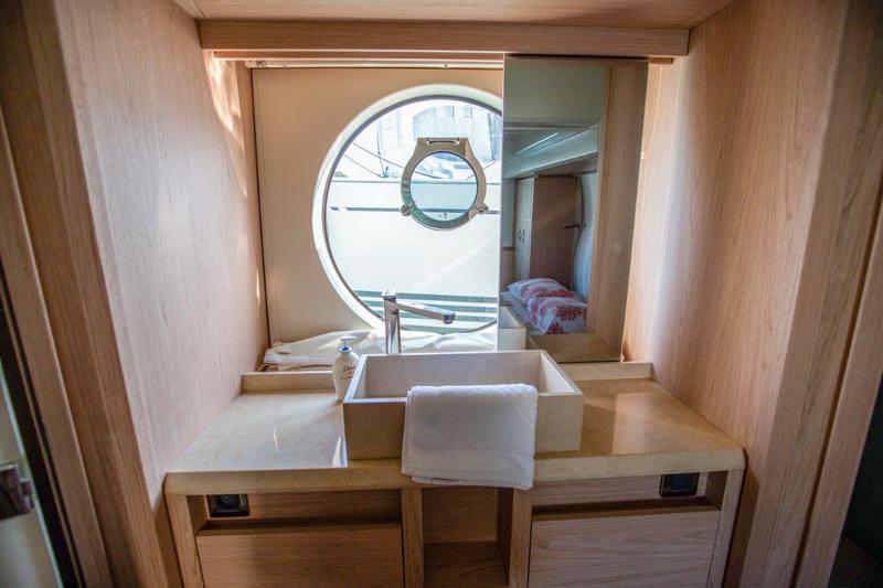 Book yachts online - motorboat - Monte Carlo 6 - ALVONA - rent