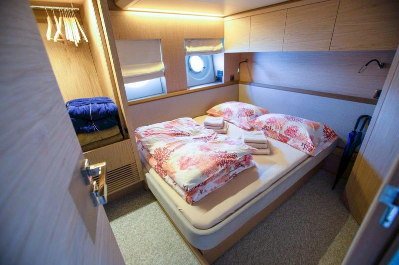 Book yachts online - motorboat - Monte Carlo 6 - ALVONA - rent