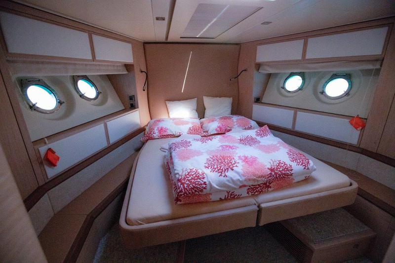 Book yachts online - motorboat - Monte Carlo 6 - ALVONA - rent