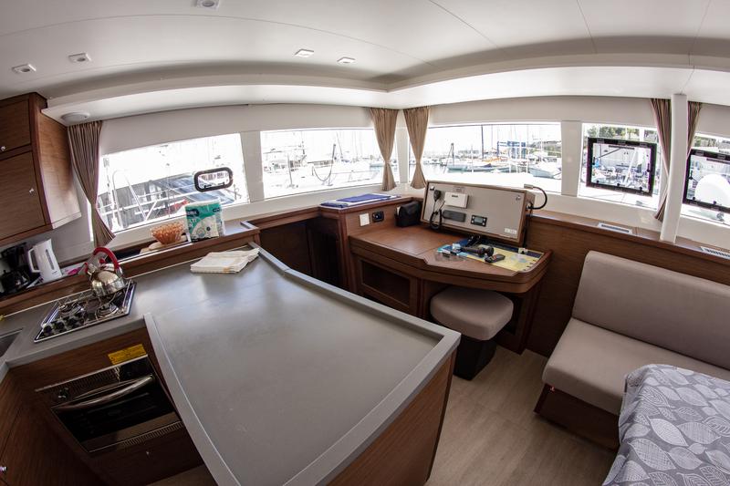 Book yachts online - catamaran - Lagoon 450 F - MALA MARE - rent