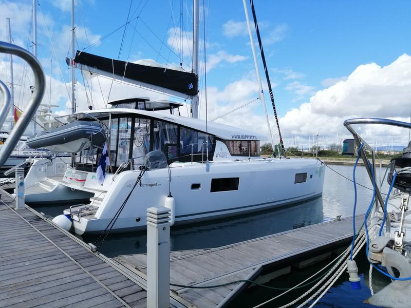 Book yachts online - catamaran - Lagoon 42 - HAPPY KEY - rent