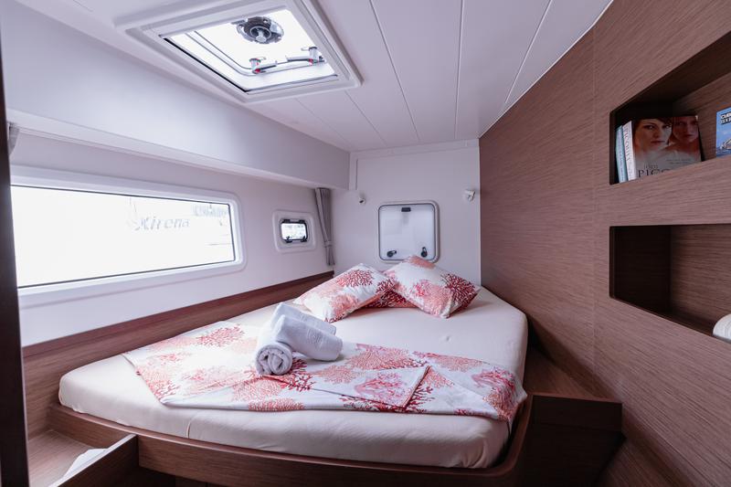 Book yachts online - catamaran - Lagoon 42 - HAPPY KEY - rent