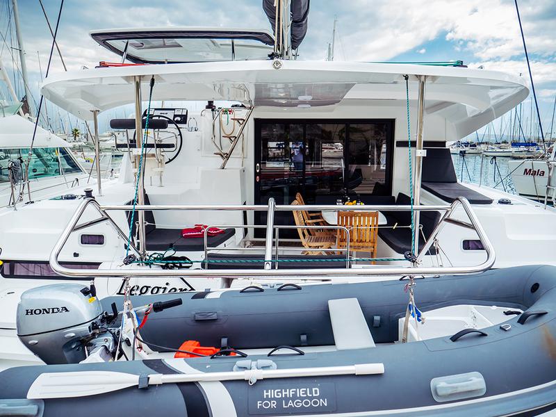 Book yachts online - catamaran - Lagoon 42 - LEGGIERO - rent