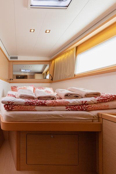 Book yachts online - catamaran - Lagoon 450 F - SMILE I - rent