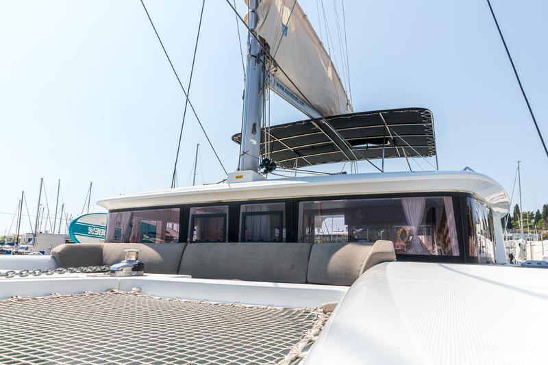 Book yachts online - catamaran - Lagoon 450 F - SMILE I - rent