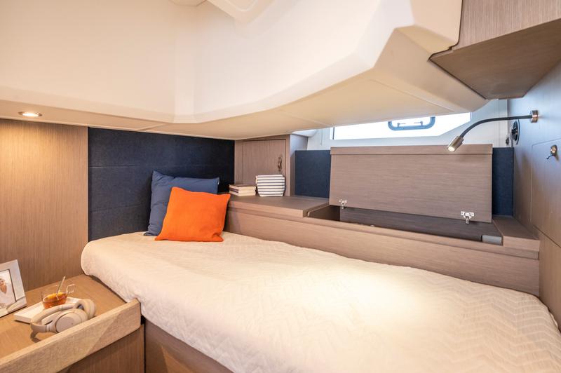 Book yachts online - motorboat - Gran Turismo 41 - MIAMI VICE - rent