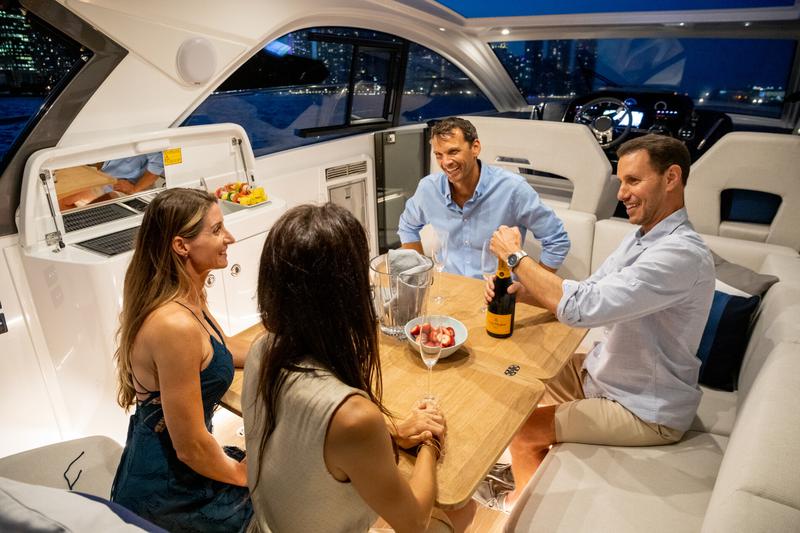 Book yachts online - motorboat - Gran Turismo 41 - MIAMI VICE - rent