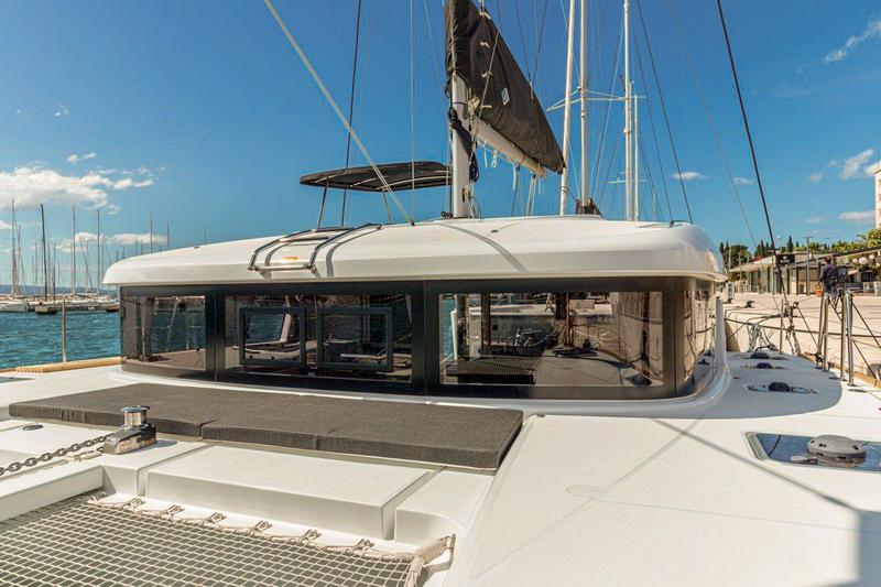 Book yachts online - catamaran - Lagoon 40 - SAILOR MOON - rent