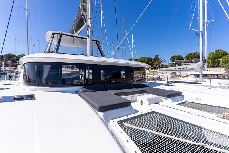 Book yachts online - catamaran - Lagoon 46 - QUEEN NIKA - rent