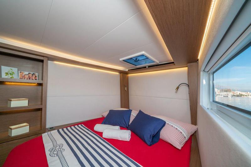Book yachts online - catamaran - Lagoon 50 - CAPTAIN MORGAN - rent