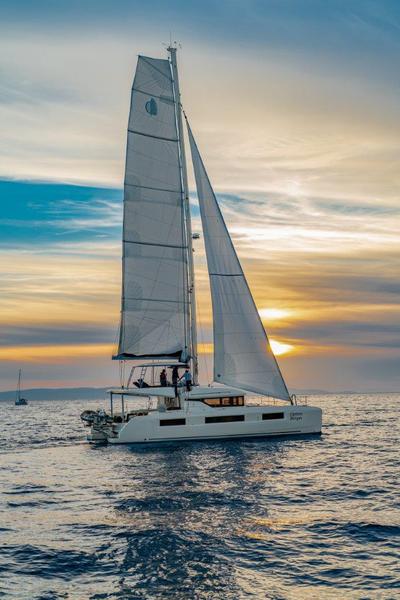Book yachts online - catamaran - Lagoon 50 - CAPTAIN MORGAN - rent