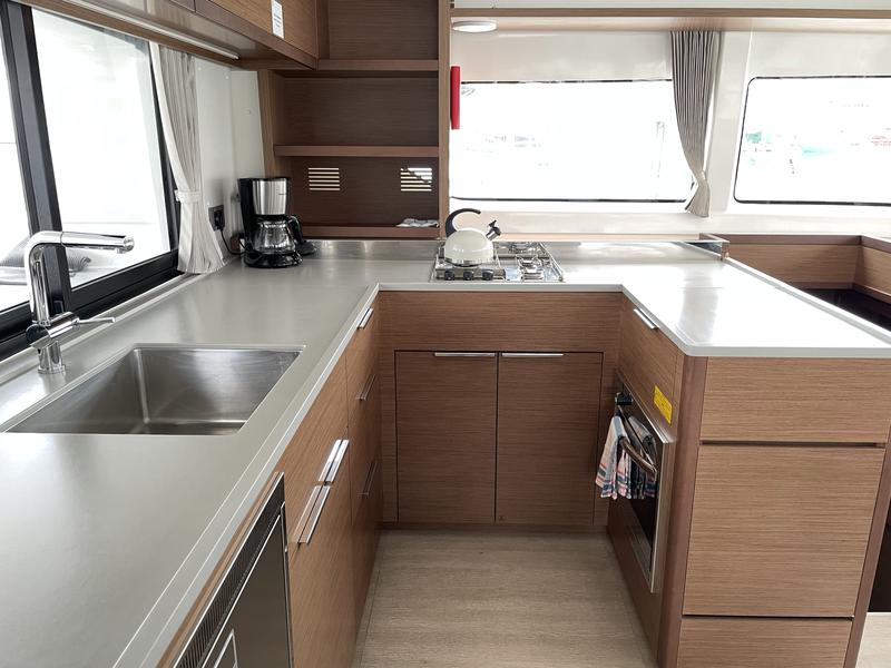 Book yachts online - catamaran - Lagoon 46 - Kleio - rent