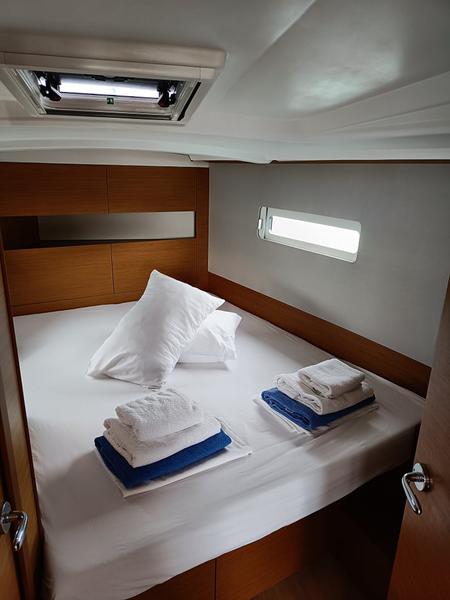 Book yachts online - sailboat - Sun Odyssey 410 - Nerea - rent