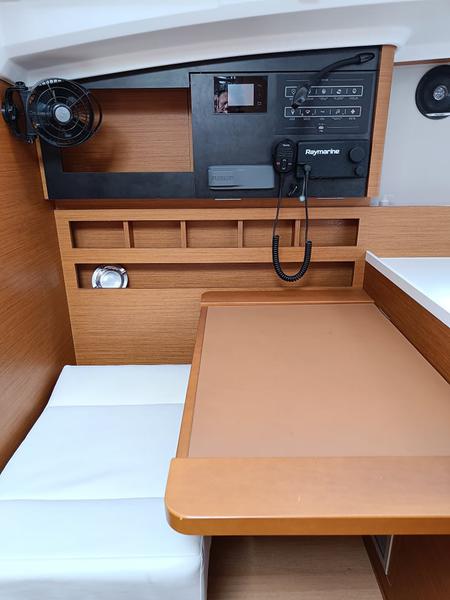 Book yachts online - sailboat - Sun Odyssey 410 - Nerea - rent