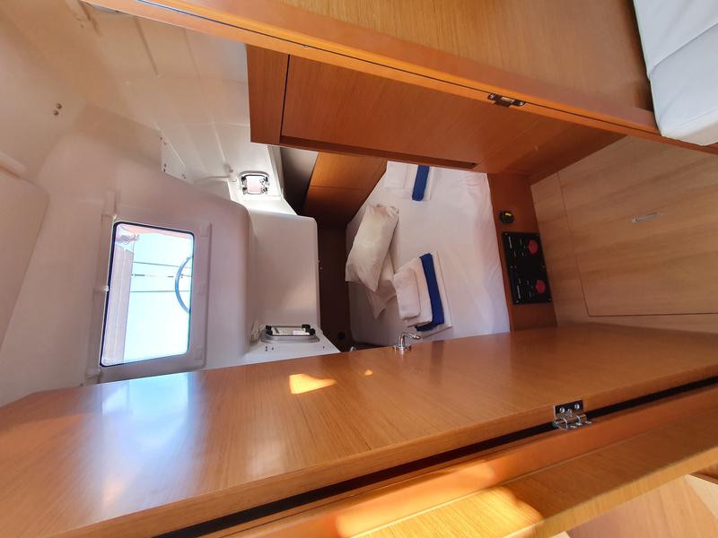 Book yachts online - sailboat - Sun Odyssey 410 - Kymothoe - rent