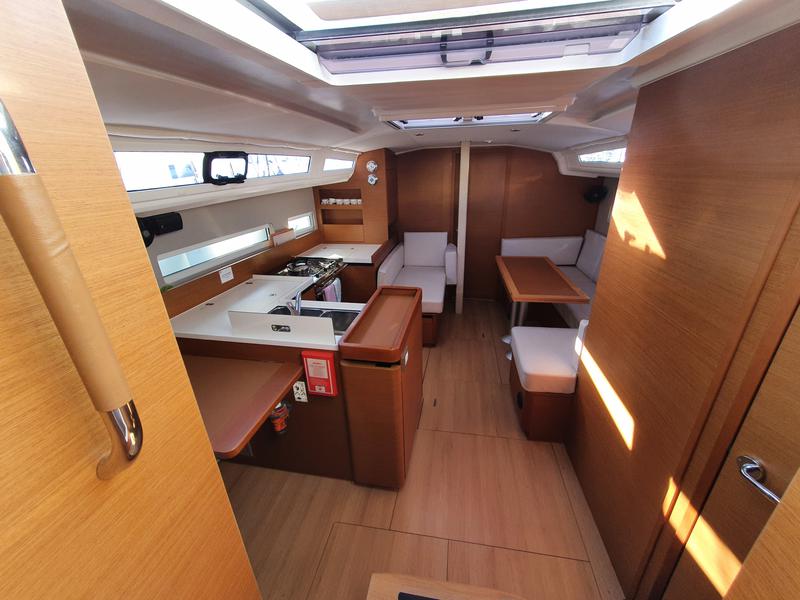 Book yachts online - sailboat - Sun Odyssey 410 - Kymothoe - rent