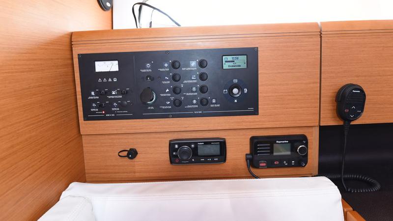Book yachts online - sailboat - Sun Odyssey 419 - Eulimene - rent