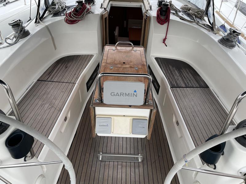 Book yachts online - sailboat - Bavaria Cruiser 40 - Enrica - rent