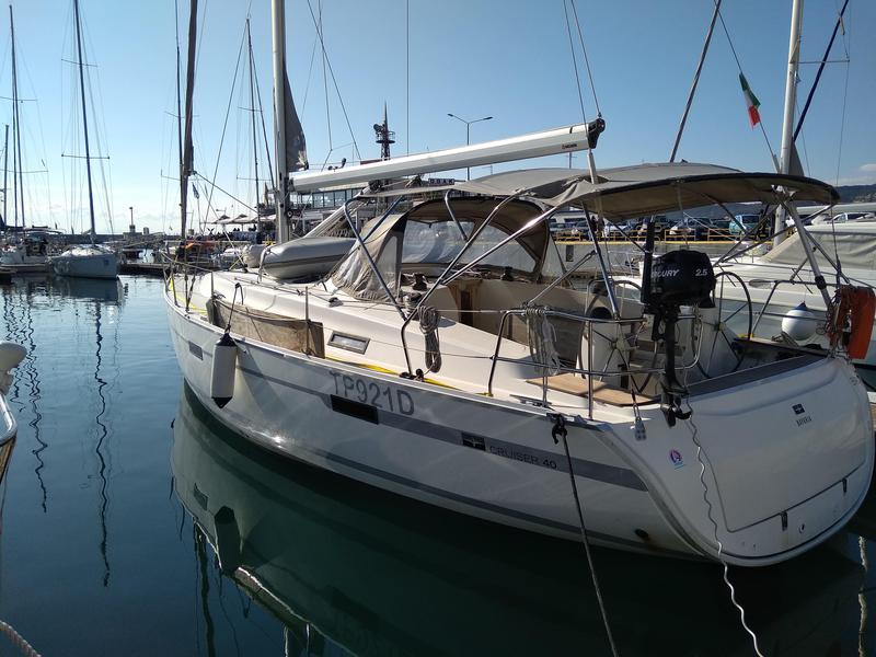 Book yachts online - sailboat - Bavaria Cruiser 40 - Enrica - rent