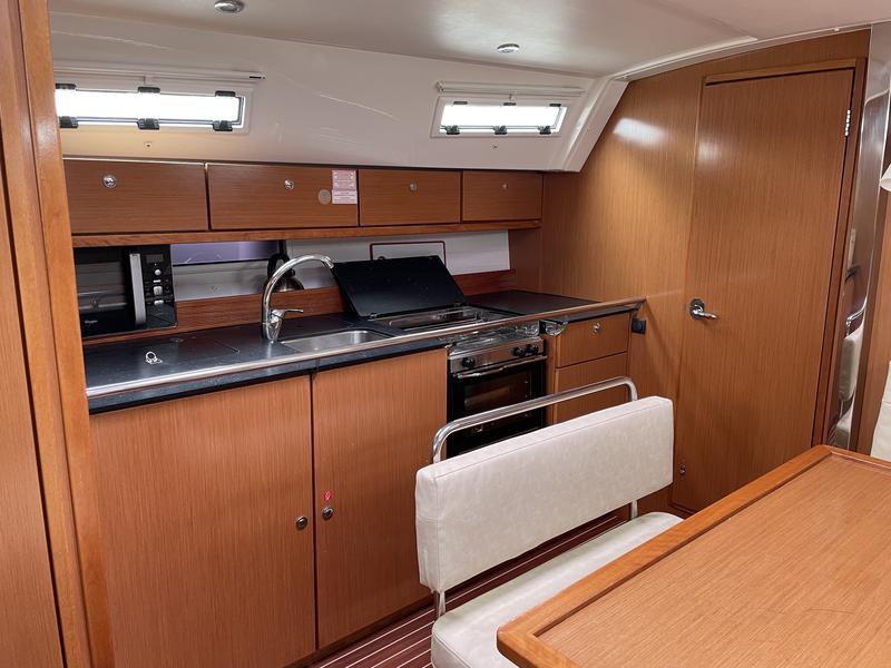 Book yachts online - sailboat - Bavaria Cruiser 40 - Enrica - rent
