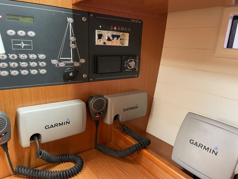 Book yachts online - sailboat - Bavaria Cruiser 40 - Enrica - rent