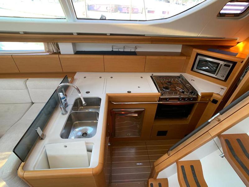 Book yachts online - sailboat - Sun Odyssey 45DS - Aurora - rent