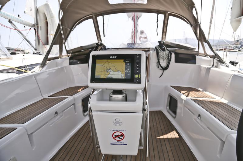 Book yachts online - sailboat - Sun Odyssey 439 - Pasithea - rent