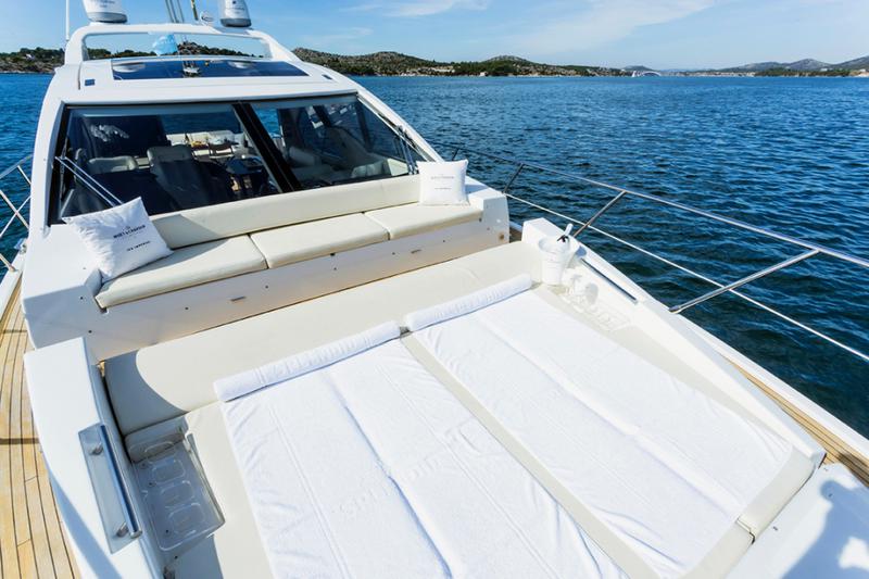 Book yachts online - motorboat - Azimut 55 S - Mini Too - rent