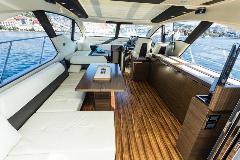Book yachts online - motorboat - Azimut 55 S - Mini Too - rent