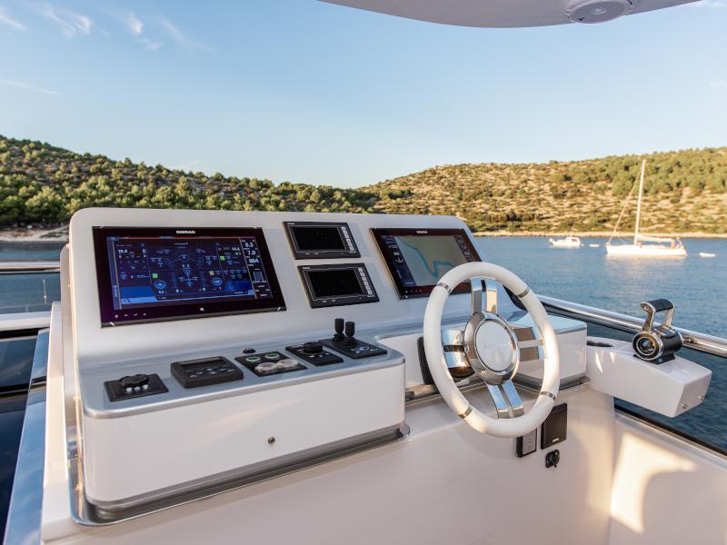 Book yachts online - motorboat - Azimut Grande 27 Metri - Dawo - rent