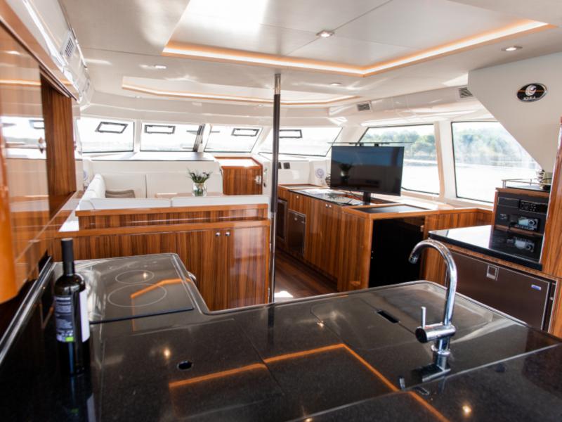 Book yachts online - catamaran - Aquila 44 Power catamaran - Adriatic Z - rent