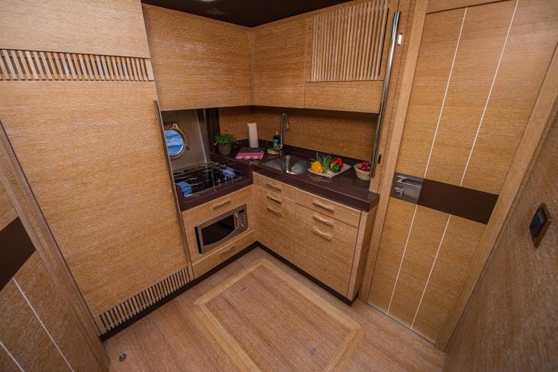 Book yachts online - motorboat - Azimut 47 Fly - Skyfall MY - rent