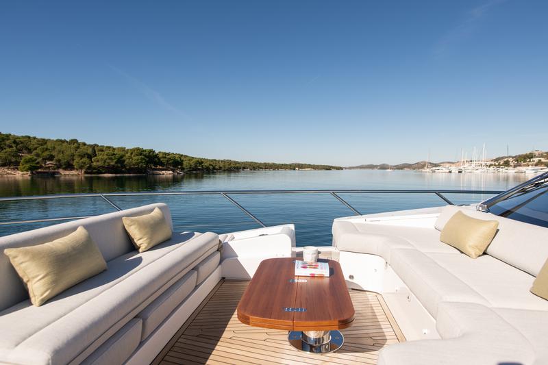 Book yachts online - motorboat - Azimut 60 Fly - Alibaba - rent