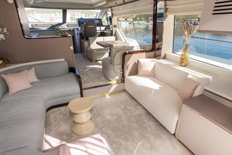 Book yachts online - motorboat - Azimut 60 Fly - Alibaba - rent