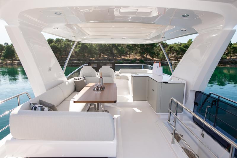 Book yachts online - motorboat - Azimut 60 Fly - Alibaba - rent