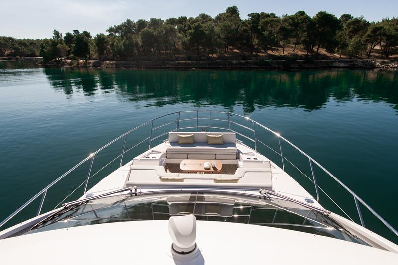 Book yachts online - motorboat - Azimut 60 Fly - Alibaba - rent