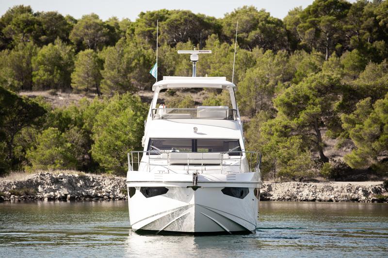 Book yachts online - motorboat - Azimut 60 Fly - Alibaba - rent