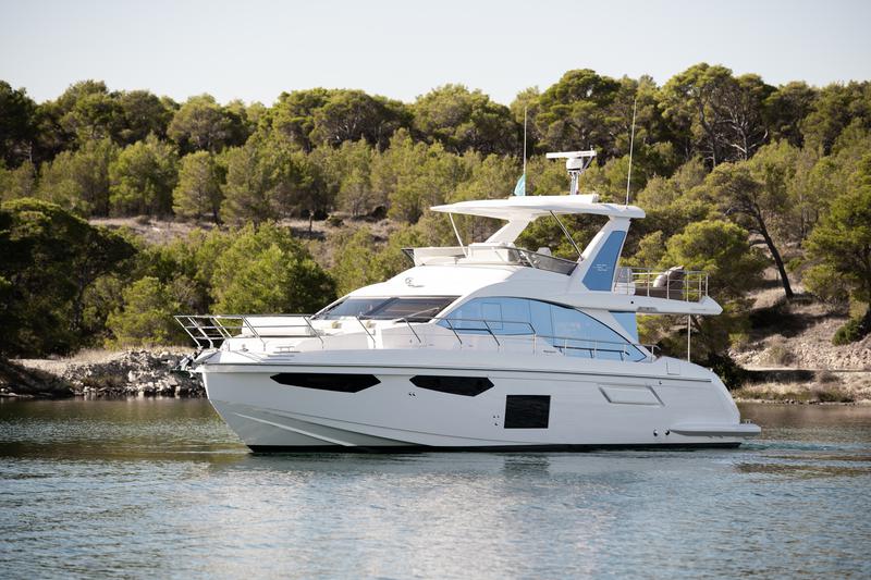Book yachts online - motorboat - Azimut 60 Fly - Alibaba - rent
