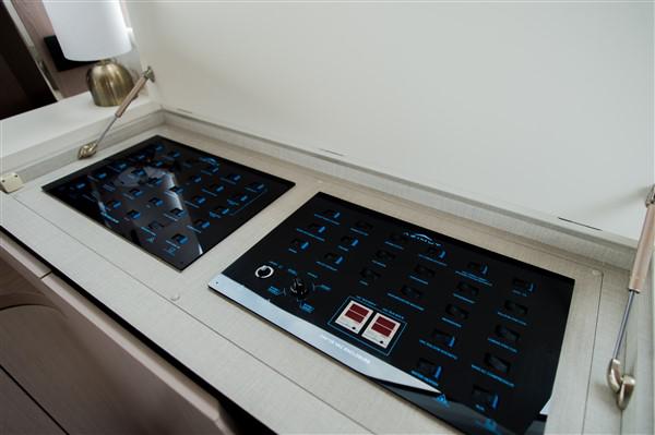 Book yachts online - motorboat - Azimut 55 Fly - MAWI - rent