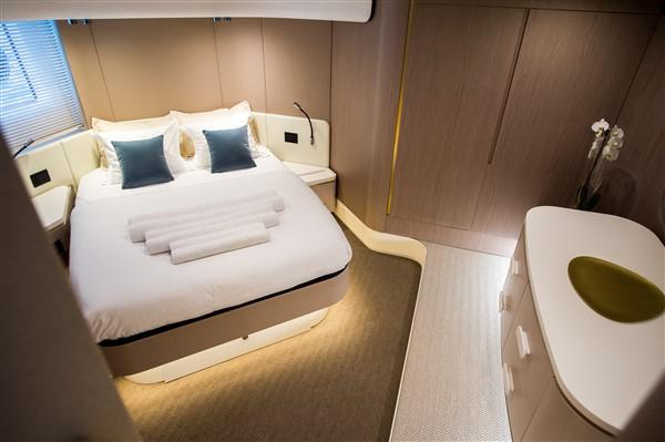 Book yachts online - motorboat - Azimut 55 Fly - MAWI - rent