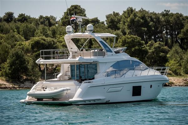 Book yachts online - motorboat - Azimut 55 Fly - MAWI - rent