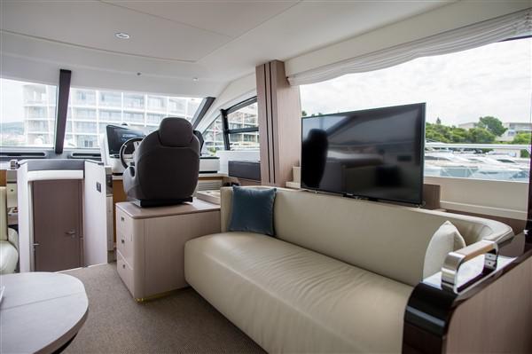 Book yachts online - motorboat - Azimut 55 Fly - MAWI - rent