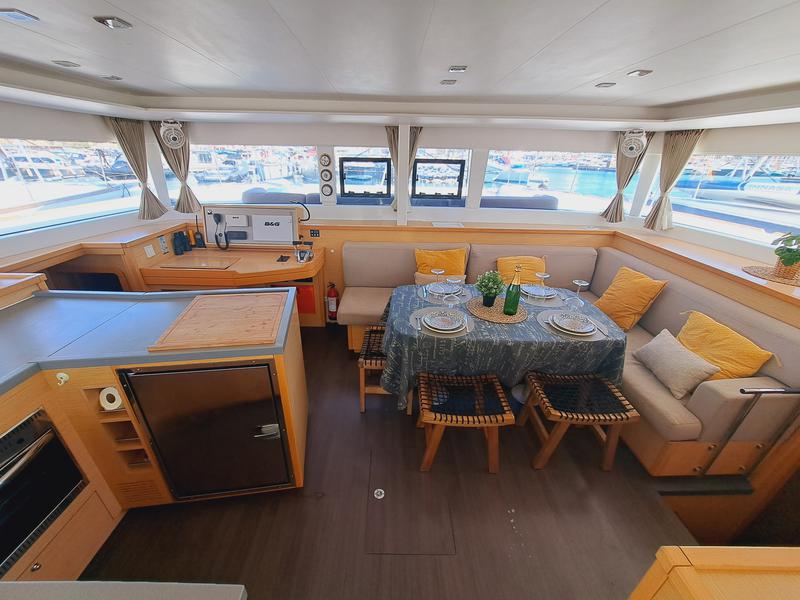 Book yachts online - catamaran - LAGOON 450 - LLUNA - 6-BI-3-62-21 - rent