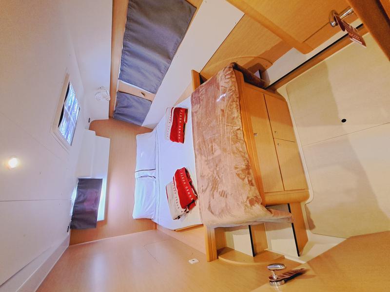 Book yachts online - catamaran - LAGOON 421 - THE MOB 6a BI-3-18-15  - rent
