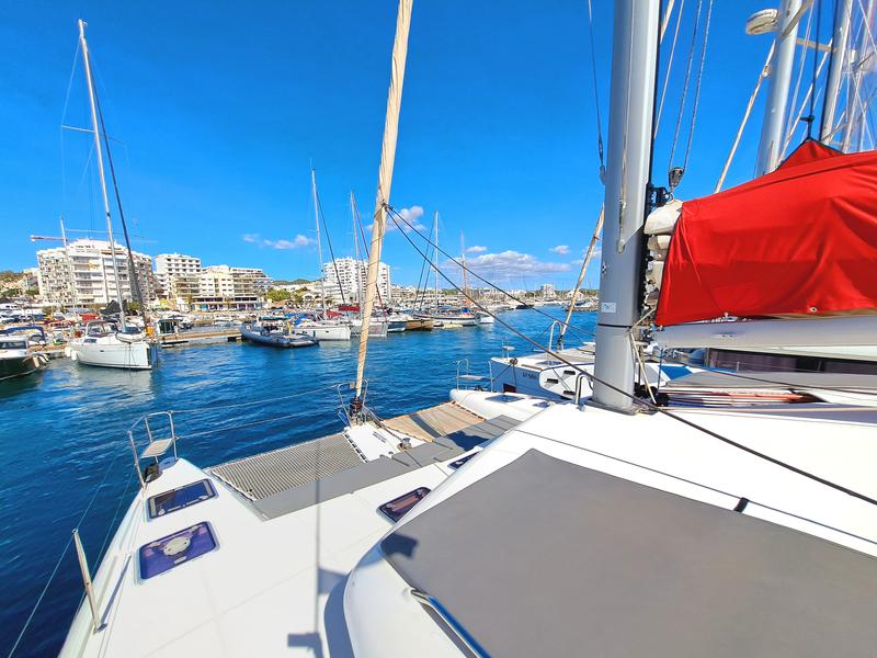 Book yachts online - catamaran - LAGOON 421 - THE MOB 6a BI-3-18-15  - rent