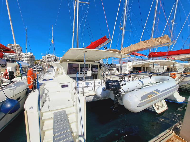Book yachts online - catamaran - LAGOON 421 - THE MOB 6a BI-3-18-15  - rent