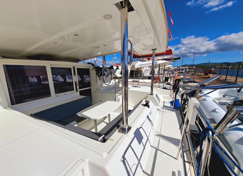 Book yachts online - catamaran - LAGOON 421 - THE MOB 6a BI-3-18-15  - rent