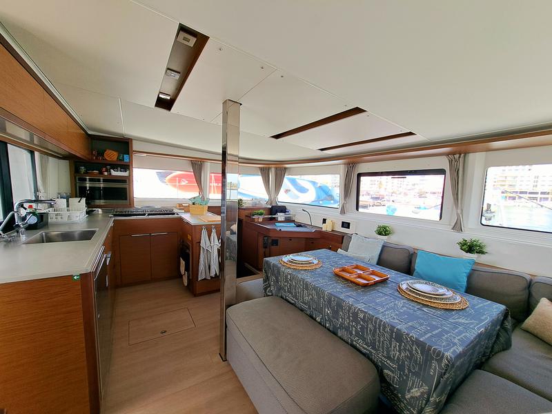 Book yachts online - catamaran - LAGOON 460 / 3 CABINS - ALEGRIA - CB 404409 - rent
