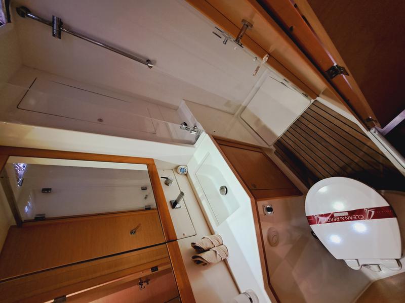 Book yachts online - catamaran - LAGOON 450 - DISCOVERY 6a MH-2-25-11 - rent